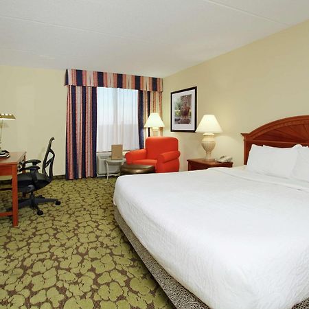 Hilton Garden Inn Chesapeake Greenbrier Exterior foto