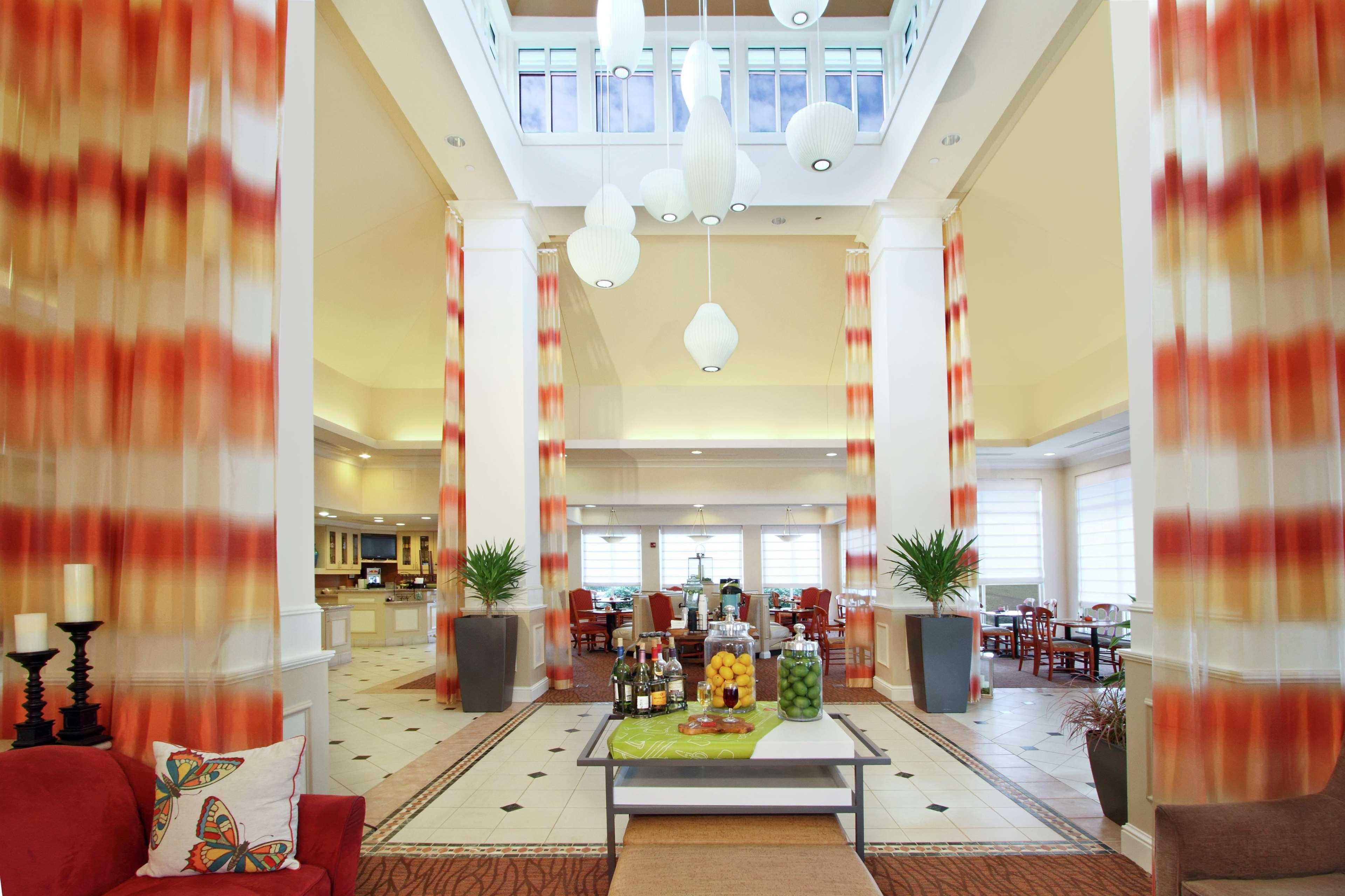 Hilton Garden Inn Chesapeake Greenbrier Exterior foto