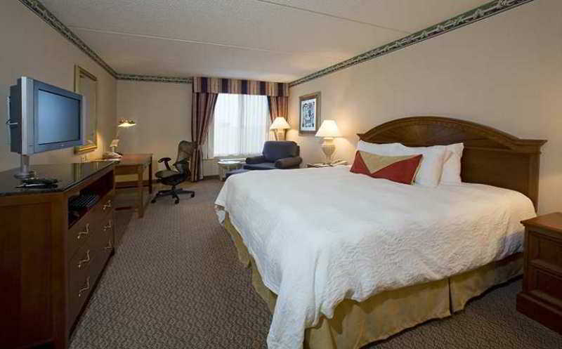 Hilton Garden Inn Chesapeake Greenbrier Exterior foto